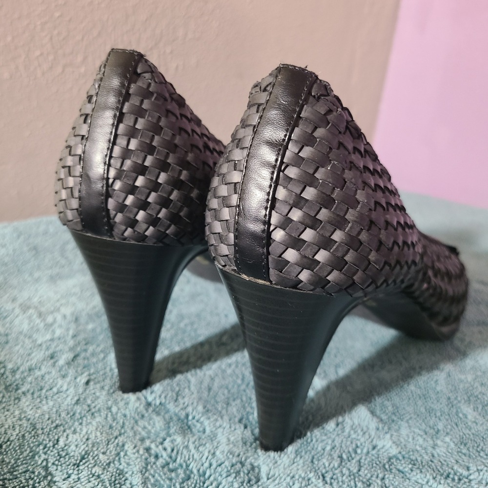 Bongo Breezy Black Woven Peep Toe Heels Bow Accent Women Size 10 - Picture 4 of 8
